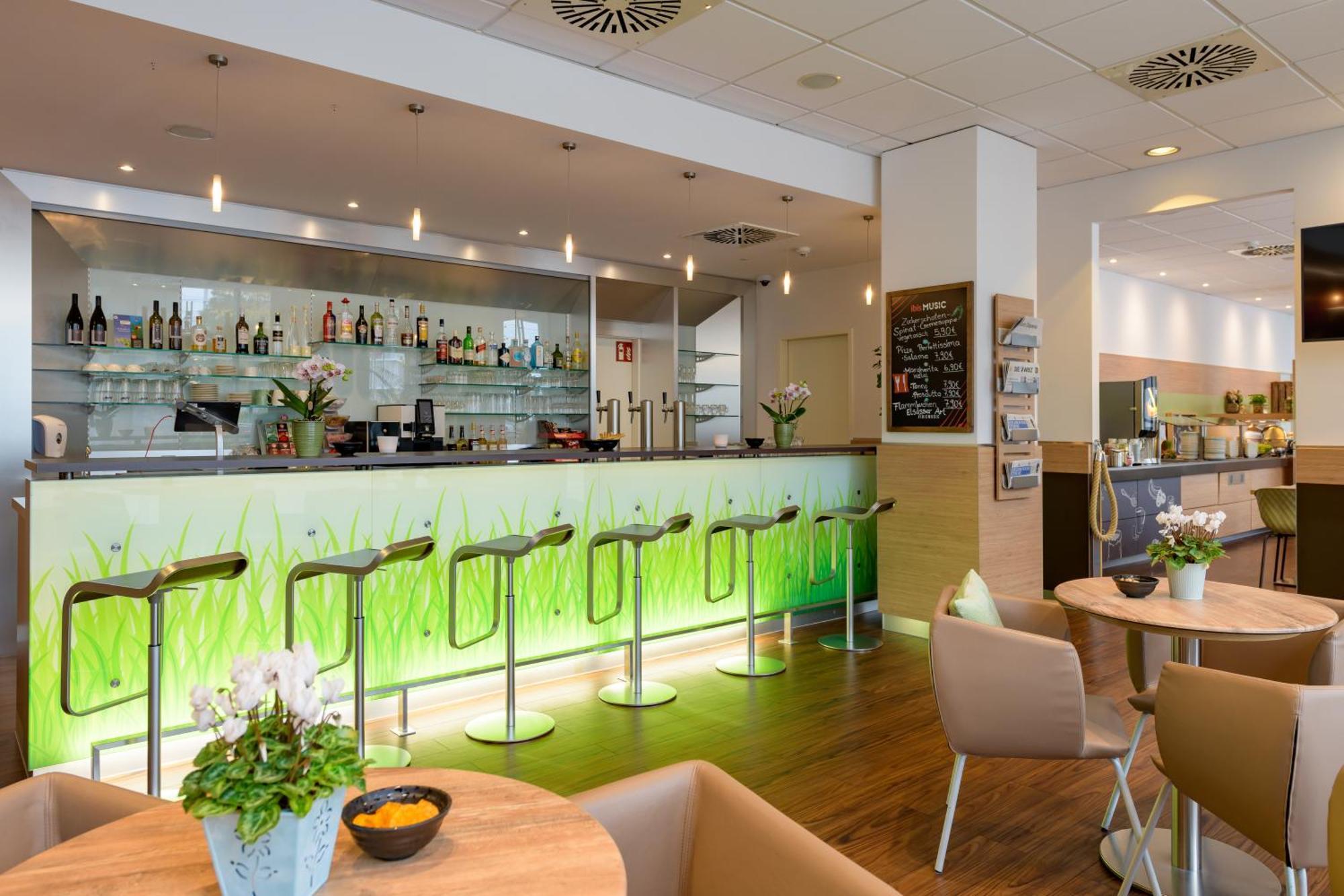 Ibis Heilbronn City Екстериор снимка