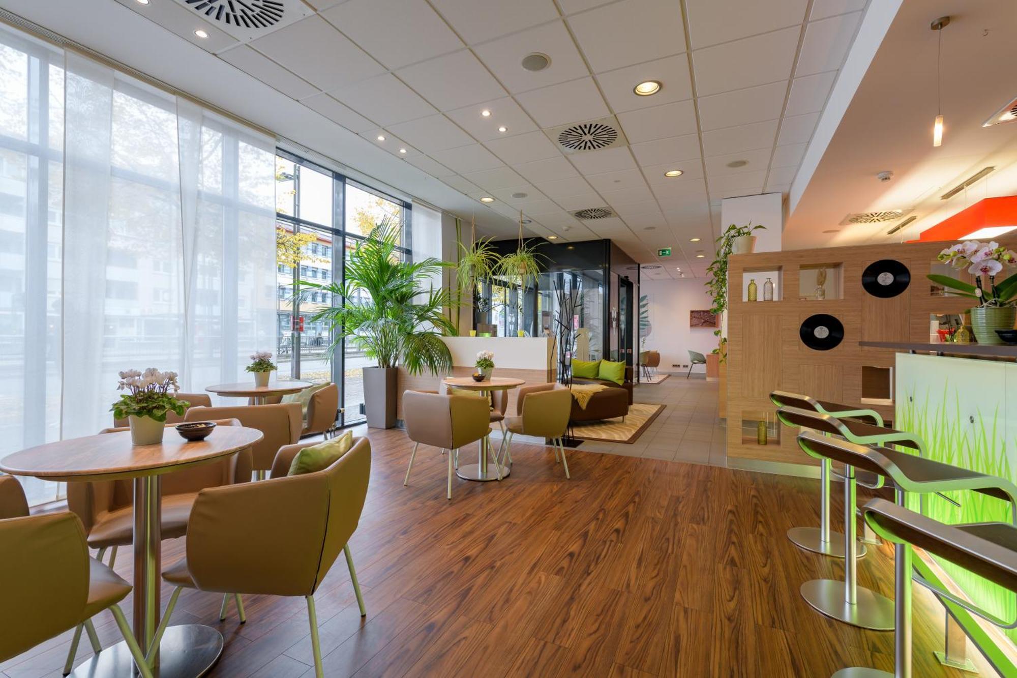 Ibis Heilbronn City Екстериор снимка