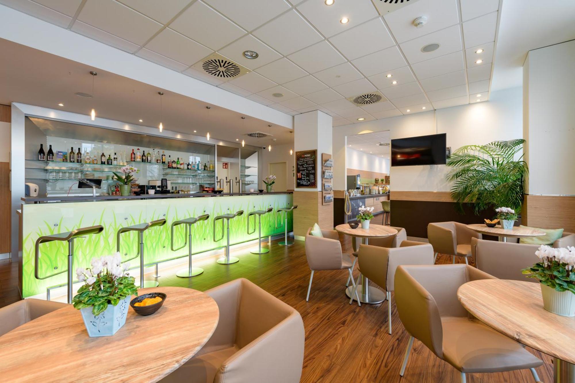 Ibis Heilbronn City Екстериор снимка